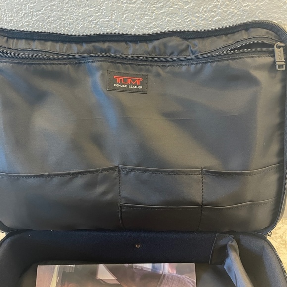 NWT -Tumi The Safecase Computer Brief - Picture 10 of 16